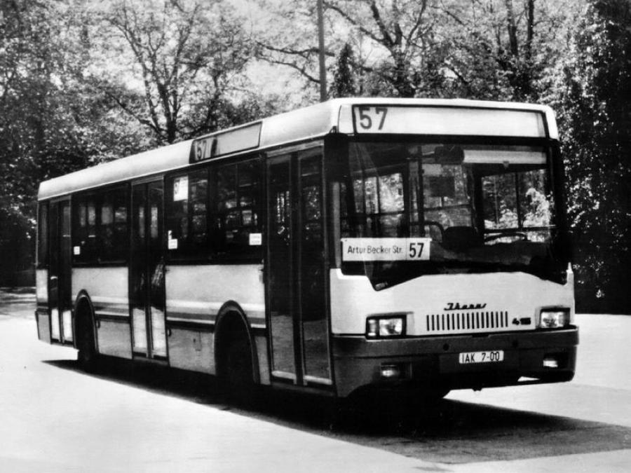  Ikarus 415 1985 года  (фото 1 из 8)